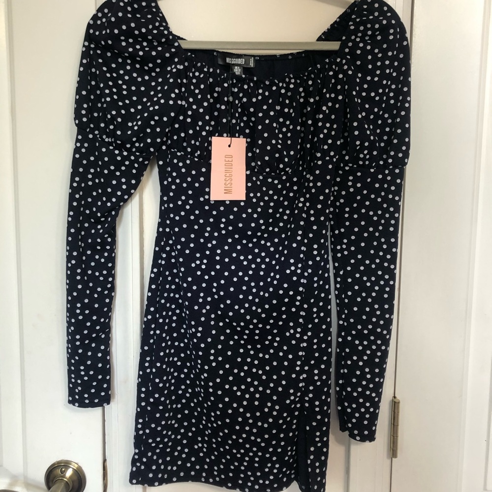 NEW✨ MISGUIDED polka dot mini dress with slit